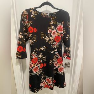 Nicole Miller 3/4 length sleeves floral wedding guest dress sz 4
